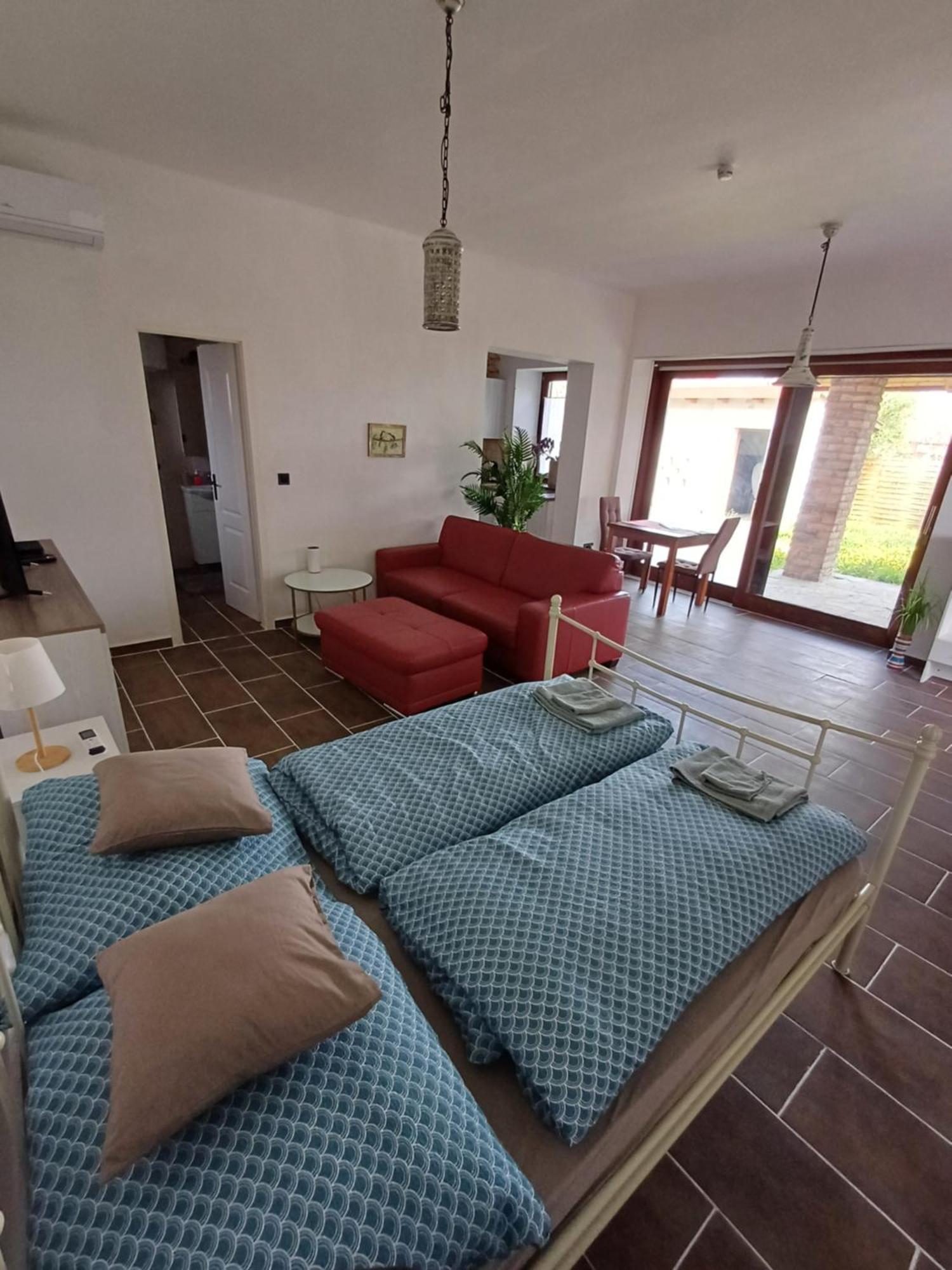 Penny Apartmanok Szigetvár Buitenkant foto