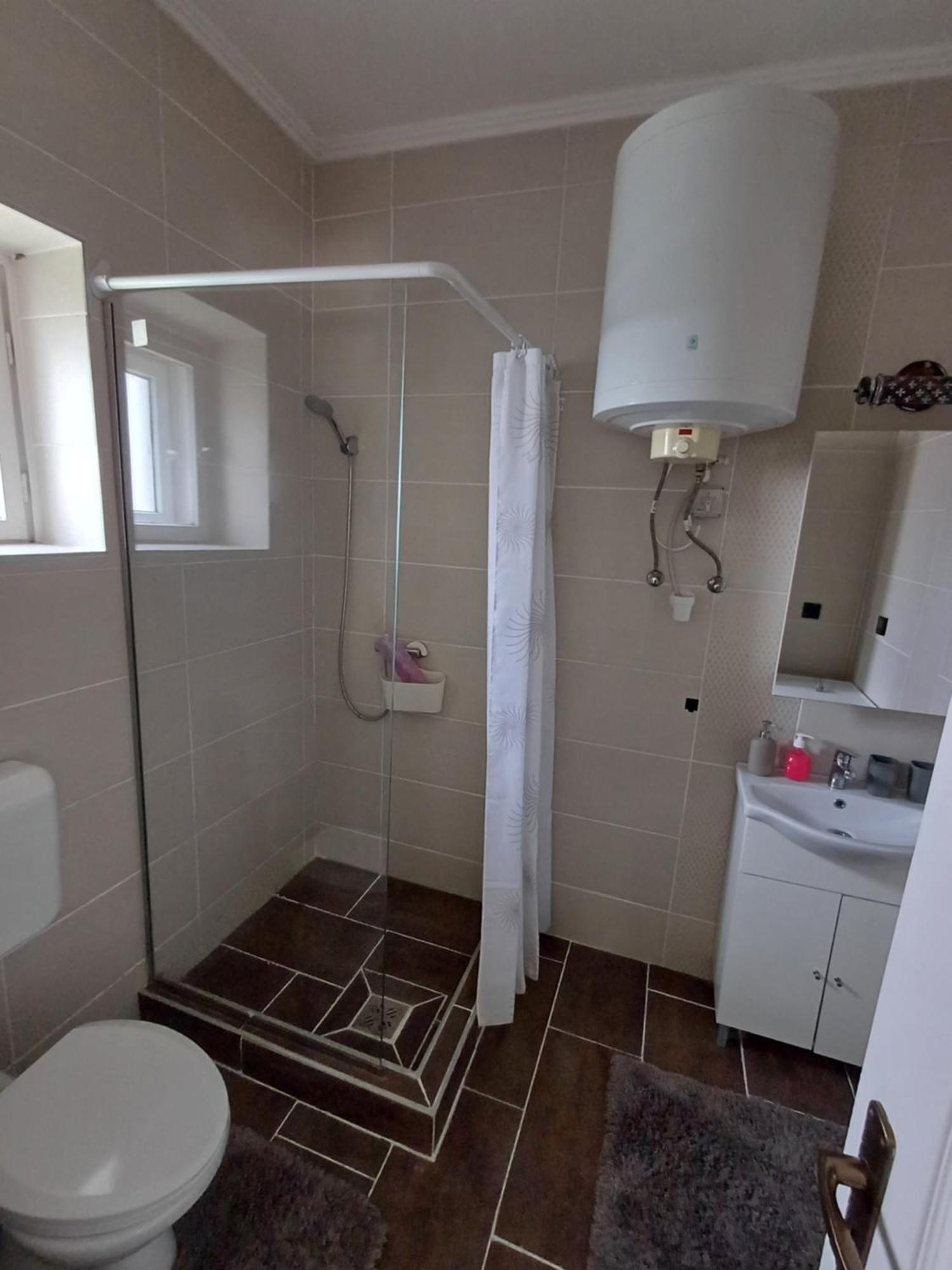 Penny Apartmanok Szigetvár Buitenkant foto