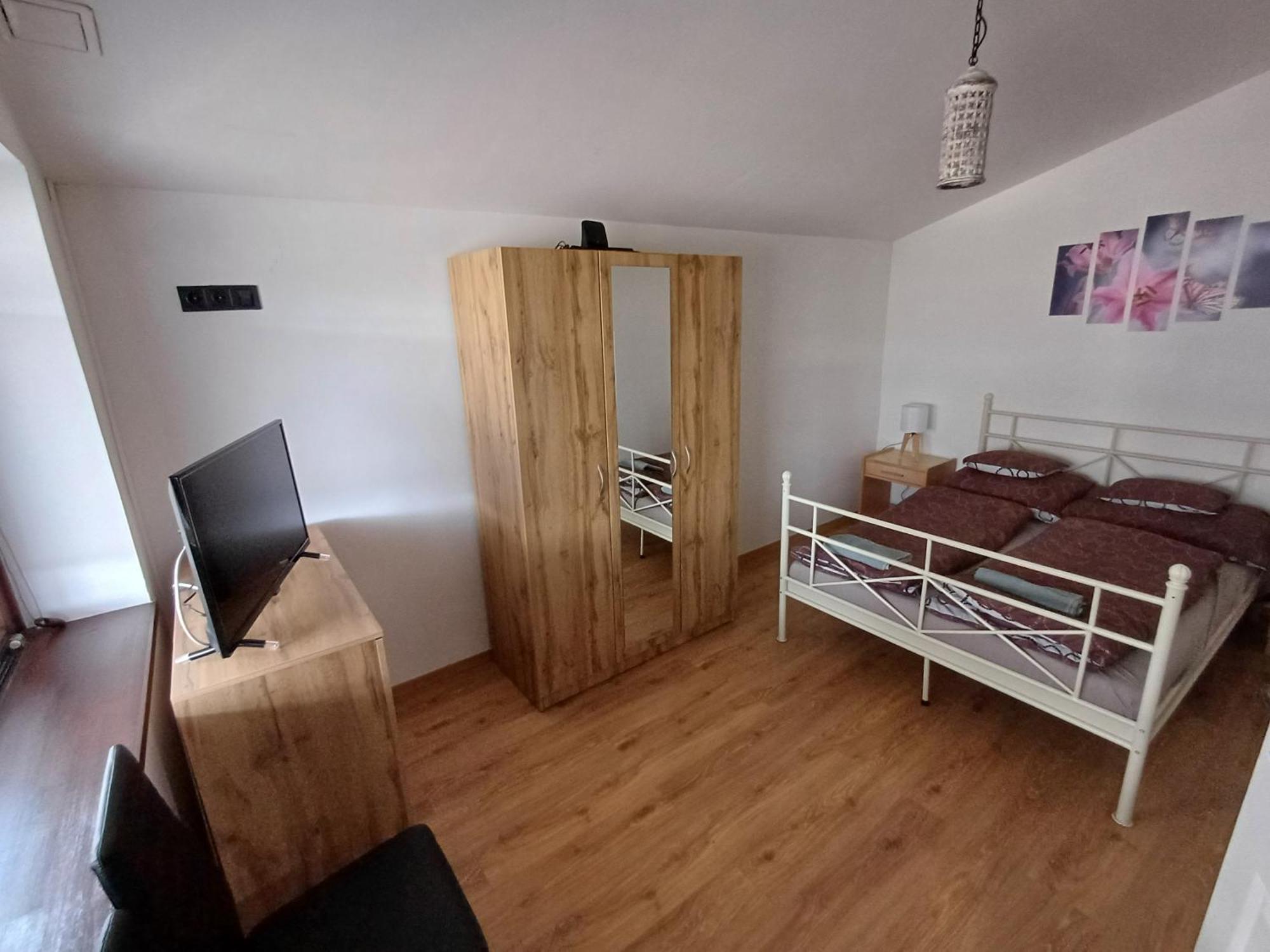 Penny Apartmanok Szigetvár Buitenkant foto
