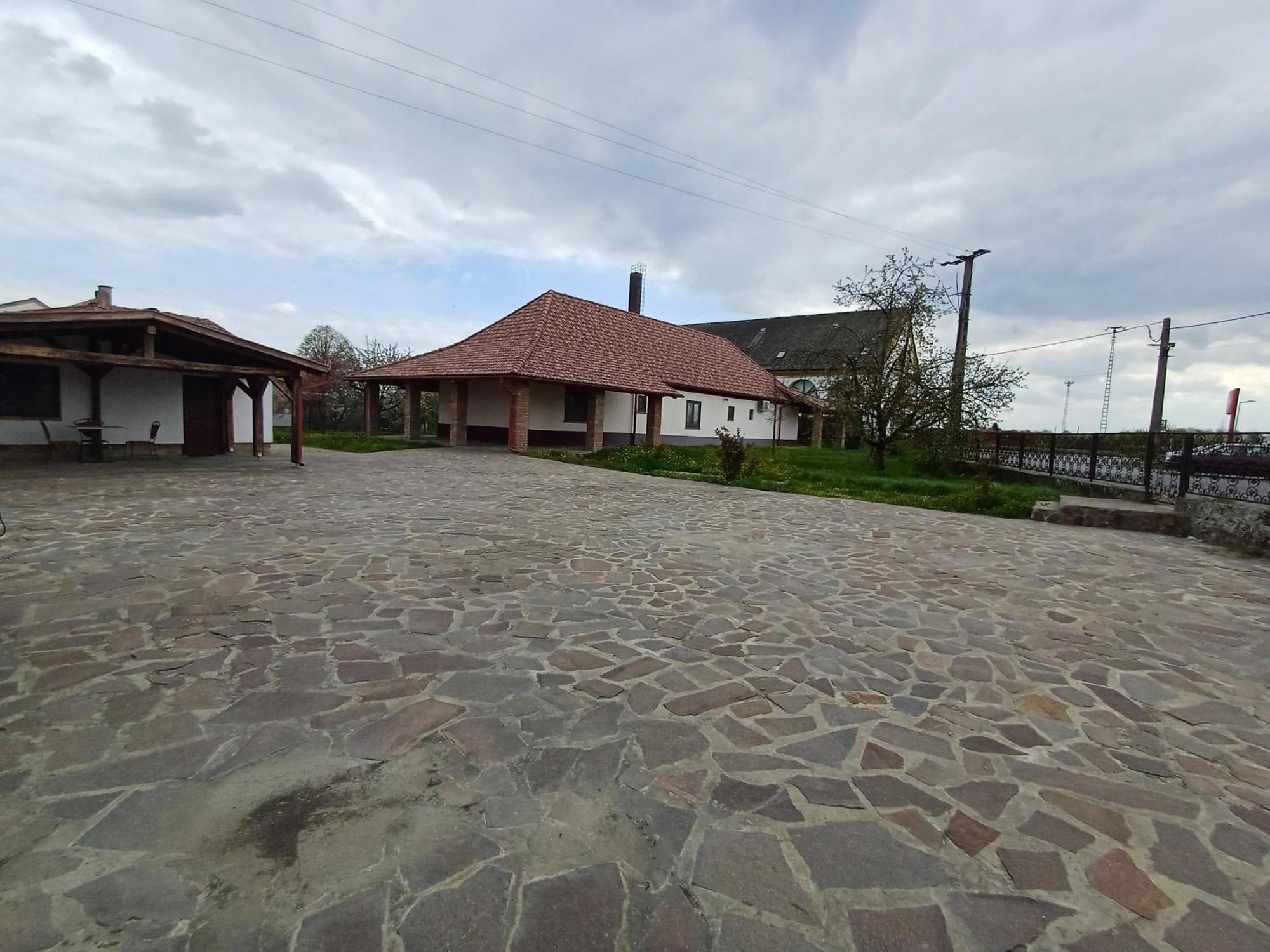 Penny Apartmanok Szigetvár Buitenkant foto